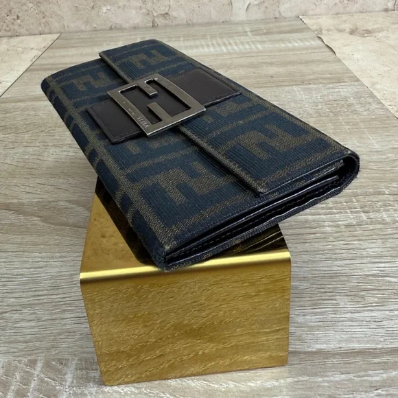 Vintage Authentic - Fendi Brown Zucca Pattern -
Canvas Long Wallet - Picture 7 of 10